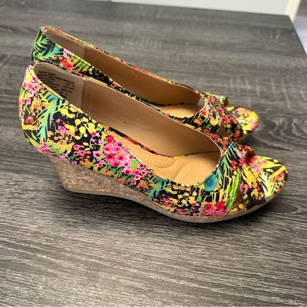 Dex Flex tropical print heels size 7.5